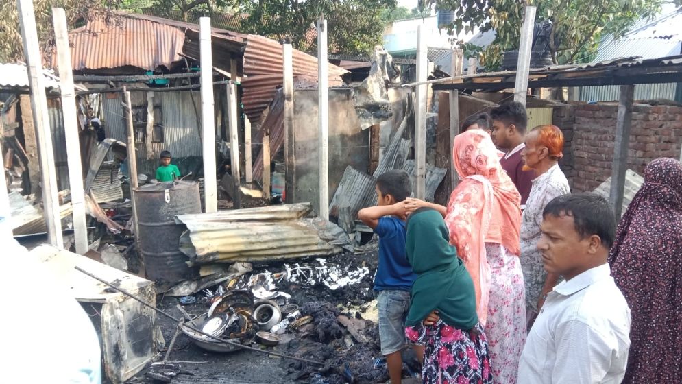 কুমিল্লায় বিয়েবাড়িতে আগুন