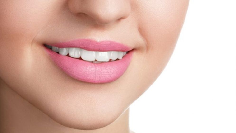 নরম ও কোমল ঠোঁট পেতে রাতে যা করবেন