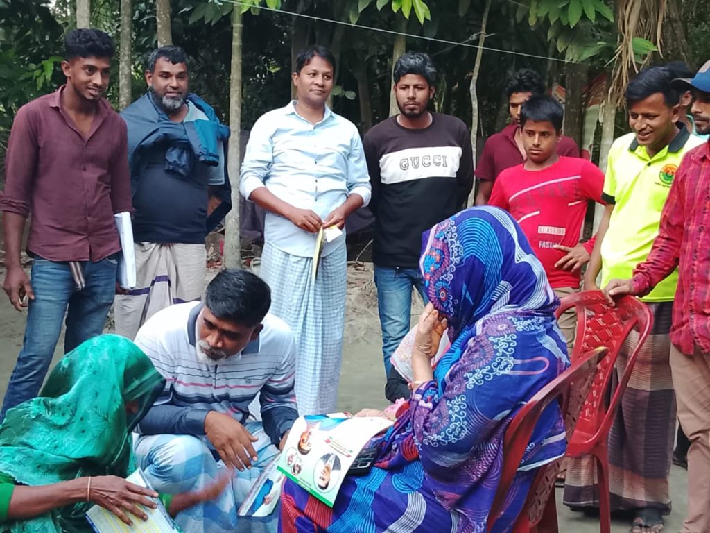 সন্দ্বীপে রফি উদ্দিন ফয়সালের গণসংযোগ ও লিফলেট বিতরণ