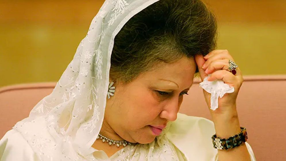 নিবিড় পর্যবেক্ষণে খালেদা জিয়া, কাল সারাদেশে দোয়া
